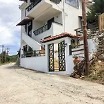 Lenti Street House *