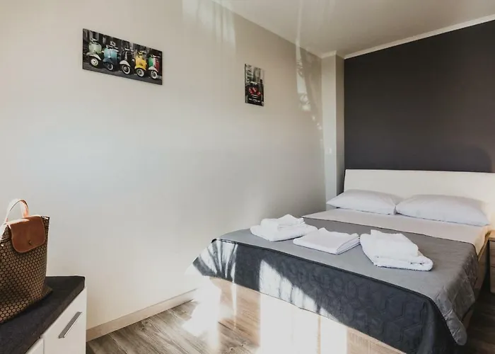 Appartamento Lenti Street House *