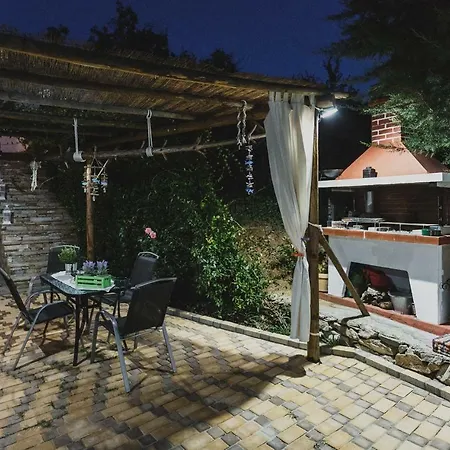 Lenti Street House Kallirákhi